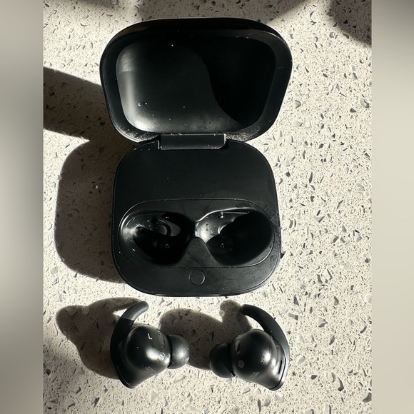 Beats by Dr. Dre Fit Pro True Wireless Earbuds - Beats Black - Picture 5 of 5